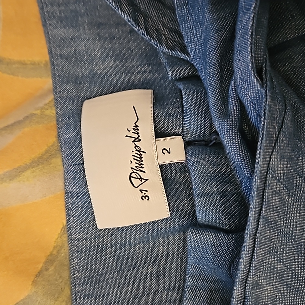 3.1 Phillip lim chambray high waisted shorts. Size 2 - Picture 3 of 5